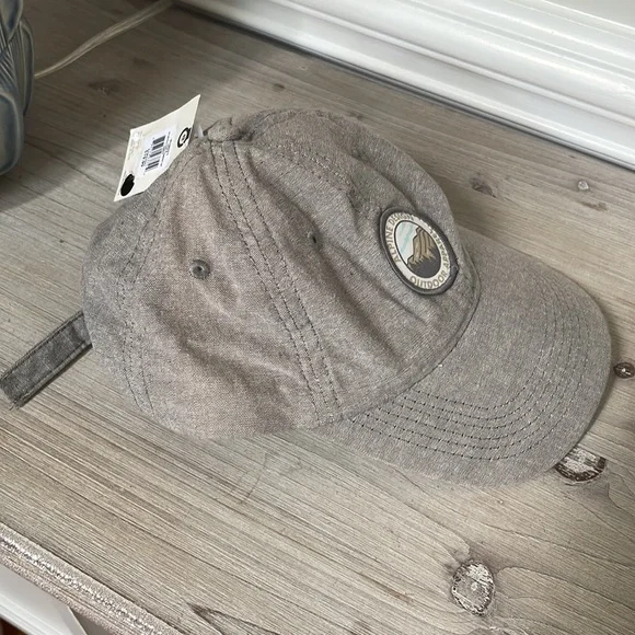 NWT Women’s Alpine Design Chambray Cap - Picture 6 of 10